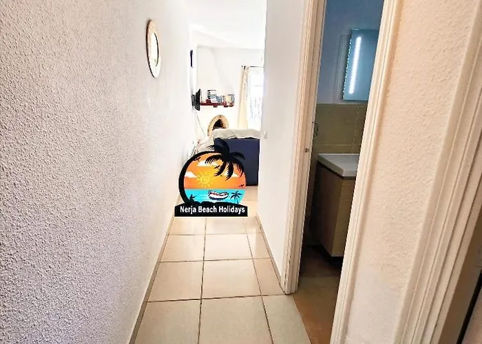 Apartment Modern 2 Bedroom Near Burriana Nerja