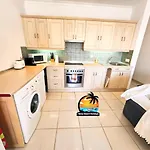 Apartment Modern 2 Bedroom Near Burriana Nerja