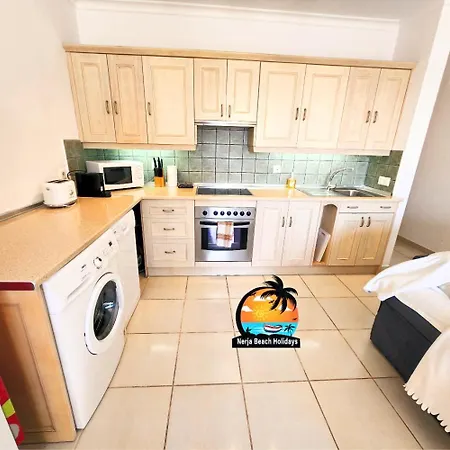 Apartment Modern 2 Bedroom Near Burriana Nerja
