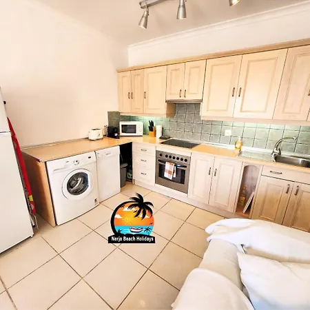 Modern 2 Bedroom Near Burriana Apartment